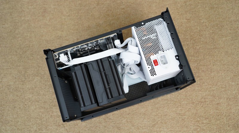 DLSS 4加持，9800X3D+索泰5060Ti 8G打造的高性价比ITX小钢炮分享