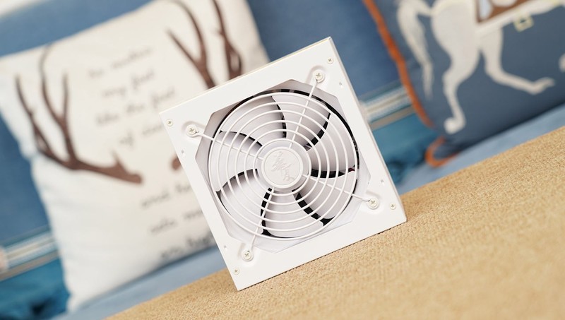 DLSS 4加持，9800X3D+索泰5060Ti 8G打造的高性价比ITX小钢炮分享