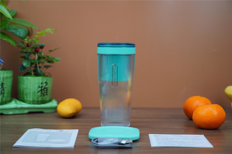 果汁奶昔自己做，健健康康好生活--摩飞无线充电榨汁机分享！