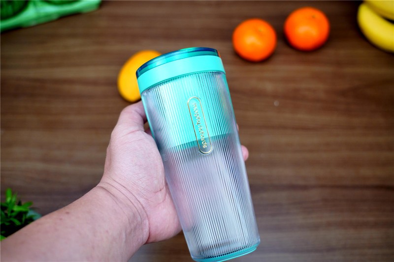 果汁奶昔自己做，健健康康好生活--摩飞无线充电榨汁机分享！