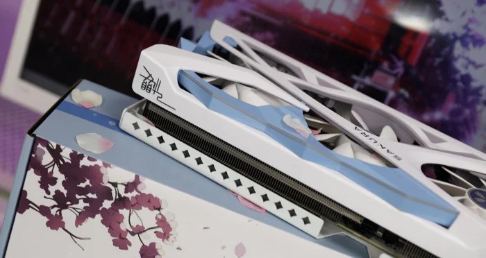 盈通RTX 4070 SUPER樱瞳花嫁性能颜值双巅峰，让你男友激动流泪的好物