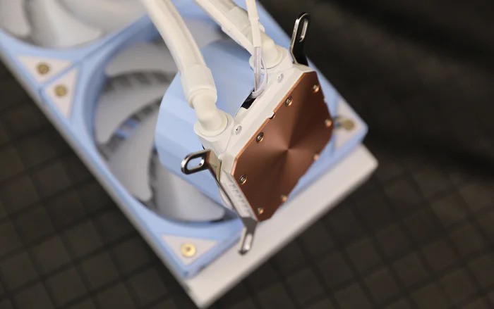 盈通RTX 4070 SUPER樱瞳花嫁性能颜值双巅峰，让你男友激动流泪的好物