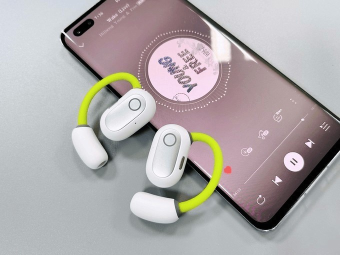 挂耳式耳机推荐哪款 ChMkLGaaCqOIZ3IMAAEKn572HL4AAgvTgAr_h4AAQq3637.jpg