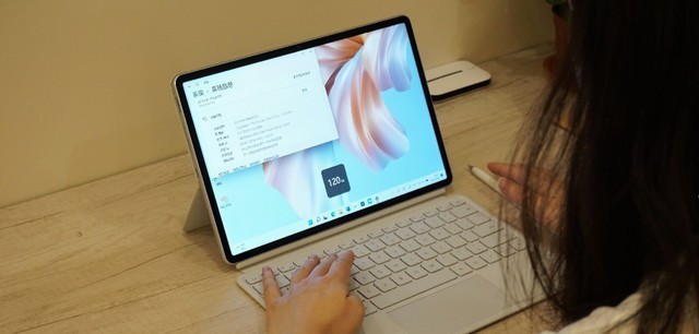 刷新二合一笔记本能力！华为MateBook E Go实测：移动办公新形态