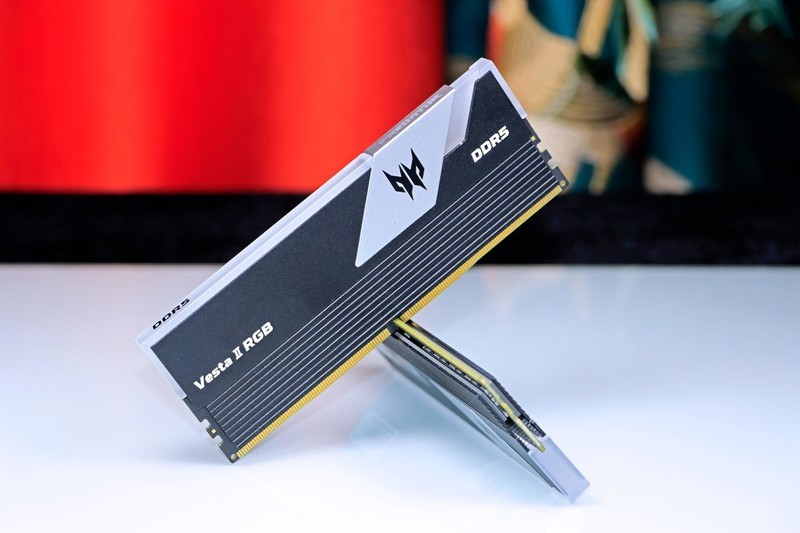稳超7600 C38！宏碁掠夺者 Vesta II 炫光星舰 RGB DDR5 6800 16G*2 C32