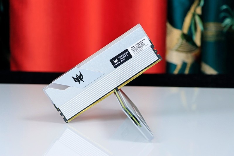 稳超7600 C38！宏碁掠夺者 Vesta II 炫光星舰 RGB DDR5 6800 16G*2 C32