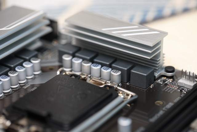 千元级主板还能有这些科技，技嘉魔鹰B760M GAMEING WIFI评测体验