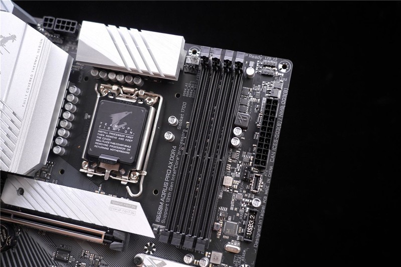 玩家最爱主板来袭，性价比高，性能强悍—技嘉雪雕B660M 分享