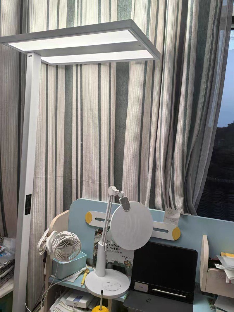 雷士和欧普照明护眼灯哪个牌子好？书客、欧普、雷士测评对比！