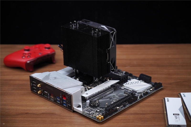 玩家最爱主板来袭，性价比高，性能强悍—技嘉雪雕B660M 分享