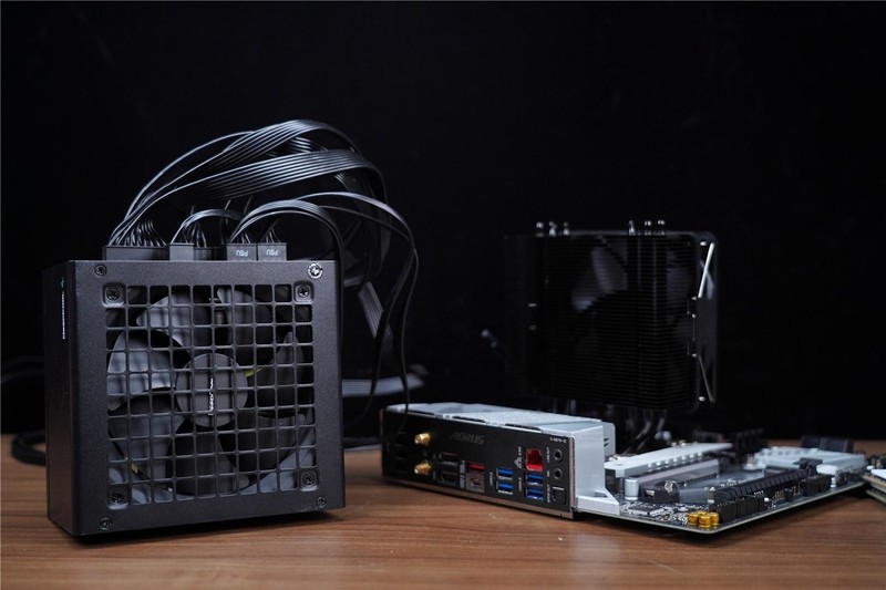 玩家最爱主板来袭，性价比高，性能强悍—技嘉雪雕B660M 分享