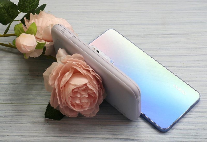 超小便携自带线，素乐自带线快充充电宝让出行更方便