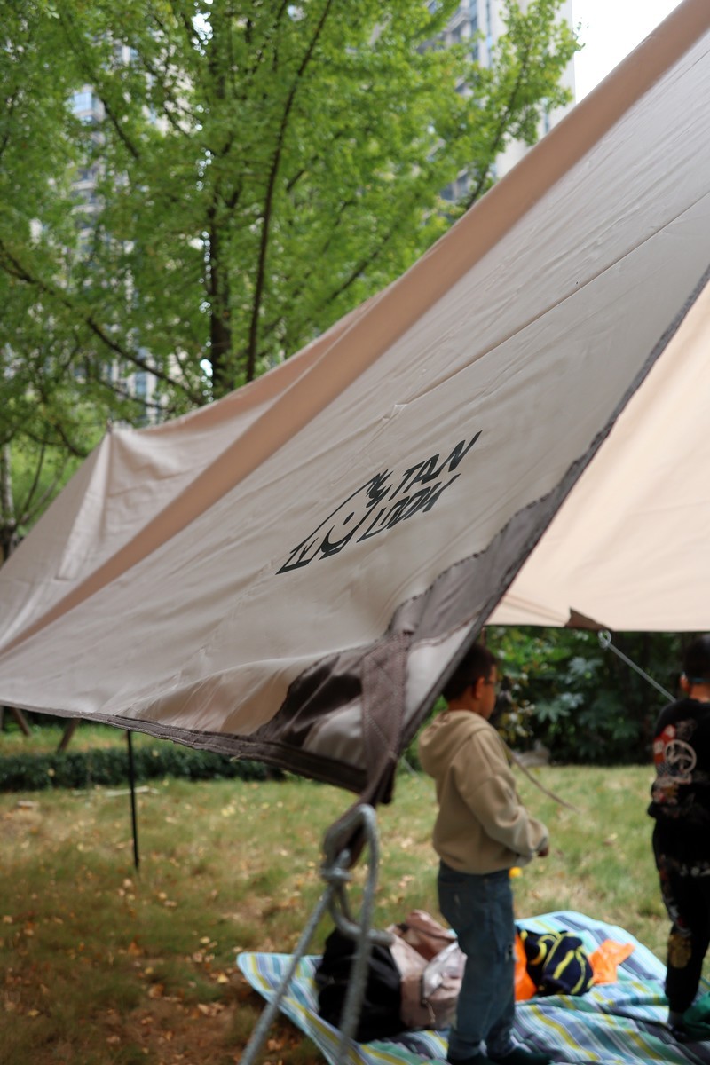 便携易搭建 耐用高颜值——探露户外天幕体验