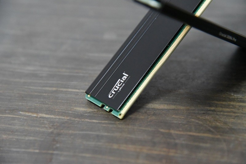 白菜价的高容量品质内存---英睿达（Crucial）32GB（16G×2）3200套装升级体验