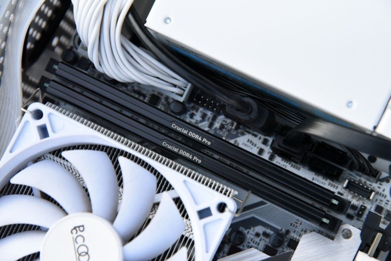 白菜价的高容量品质内存---英睿达（Crucial）32GB（16G×2）3200套装升级体验