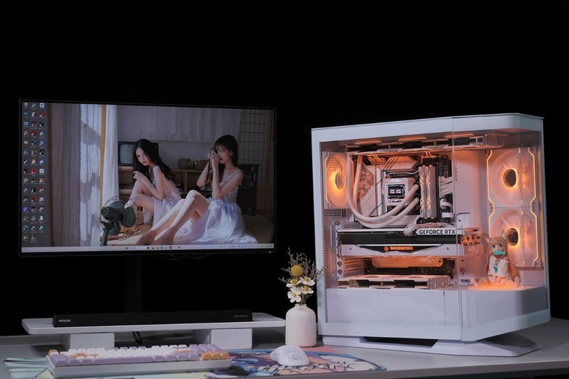 大男孩的专属浪漫，是机箱也是手办展示柜：骨伽星舰搭配4080S装机