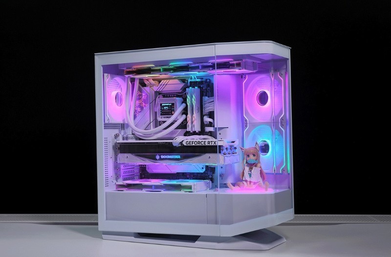 大男孩的专属浪漫，是机箱也是手办展示柜：骨伽星舰搭配4080S装机