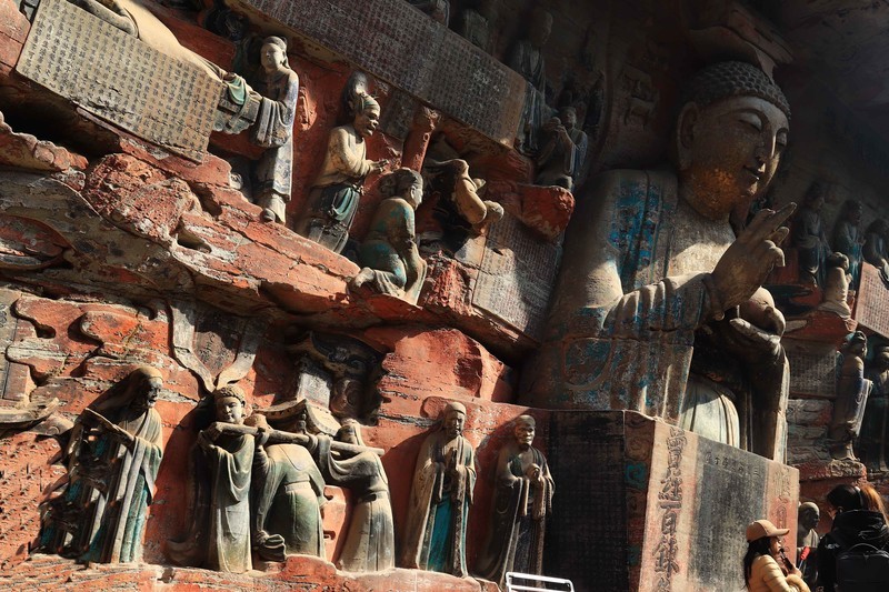 游览重庆大足宝顶山石刻（一）