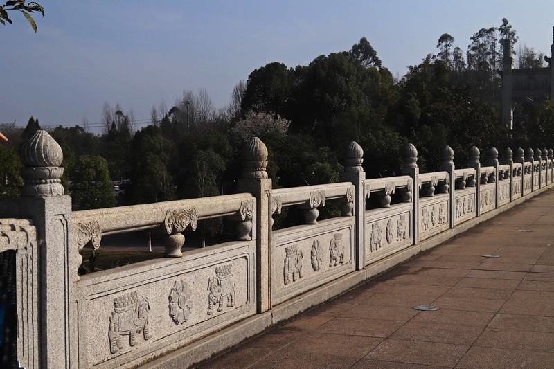 游览重庆大足宝顶山石刻（一）