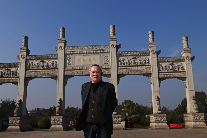 游览重庆大足宝顶山石刻（一）