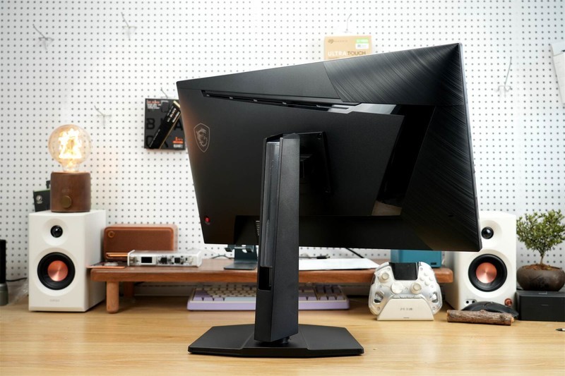 300Hz+0.5ms响应：MAG 275QPF X30黑刃如何重新定义千元电竞天花板