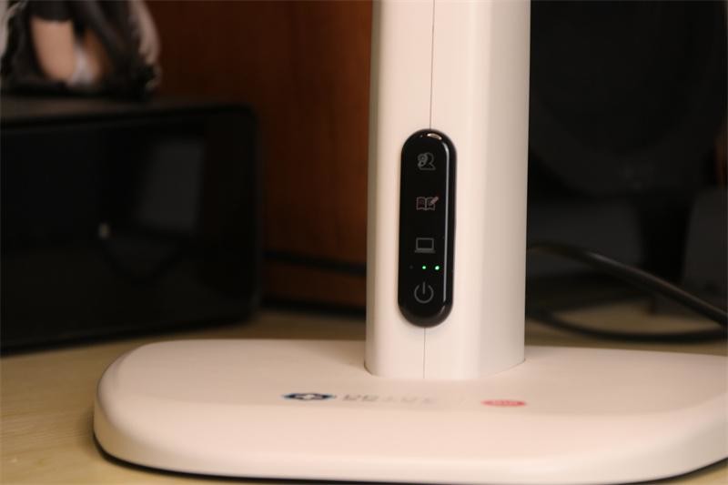 护眼灯推荐，独创NIR红光越用越健康！爱德华天使之光2专科级体验