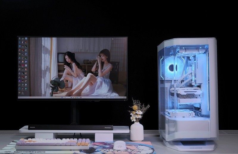 大男孩的专属浪漫，是机箱也是手办展示柜：骨伽星舰搭配4080S装机