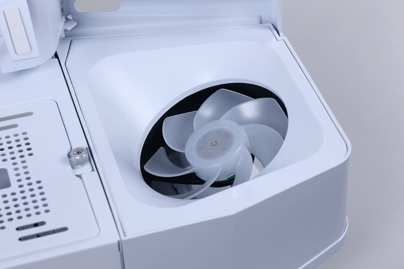 大男孩的专属浪漫，是机箱也是手办展示柜：骨伽星舰搭配4080S装机