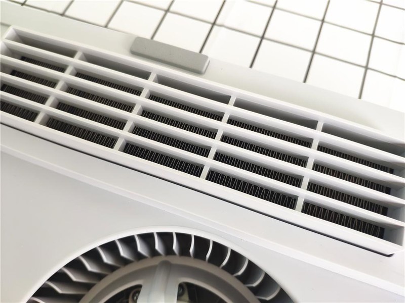 小米上新：全自动浴霸，浴室智能恒温不再是梦