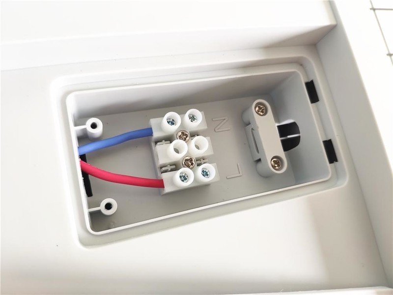 小米上新：全自动浴霸，浴室智能恒温不再是梦