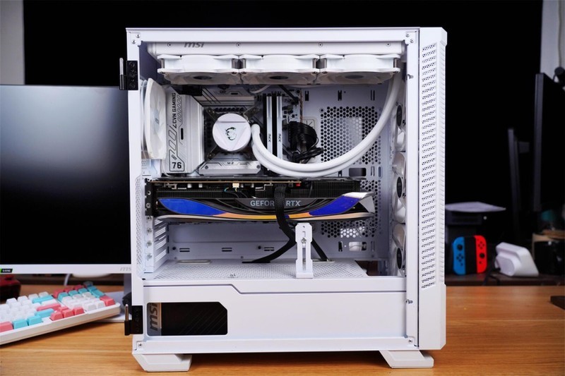 白色主题装机，七彩虹CVN B760M FROZEN D5一马当先，颜值性能全有了