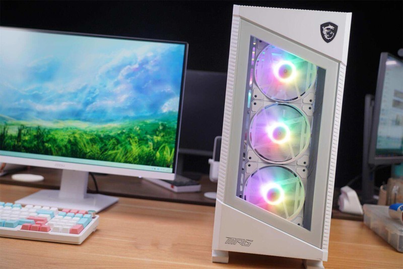 白色主题装机，七彩虹CVN B760M FROZEN D5一马当先，颜值性能全有了