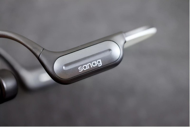 夜跑中最亮的仔，自带播放器可游泳的sanag B91S骨传导耳机体验