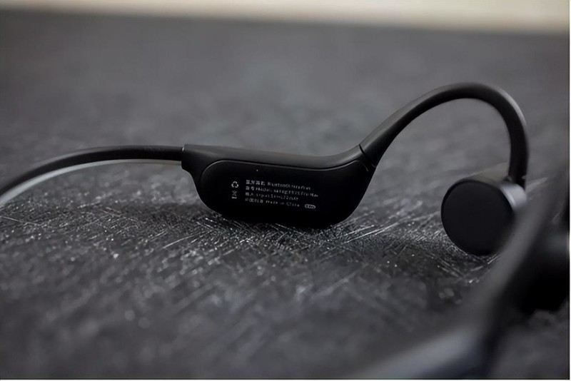 夜跑中最亮的仔，自带播放器可游泳的sanag B91S骨传导耳机体验