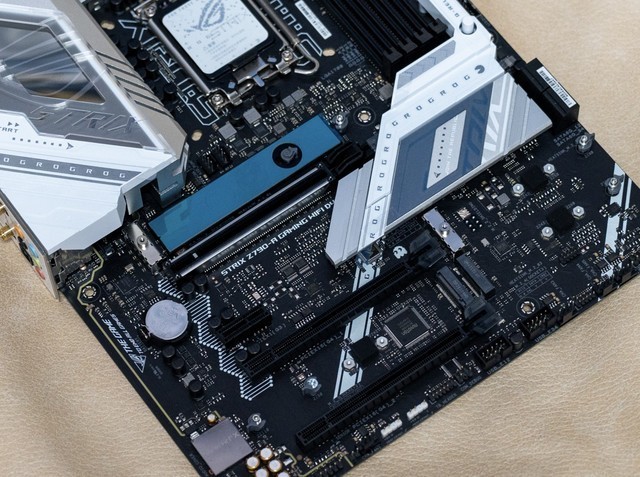 13700k好搭档,华硕z790吹雪d4主板测评,附手动超频教程-中关村在线