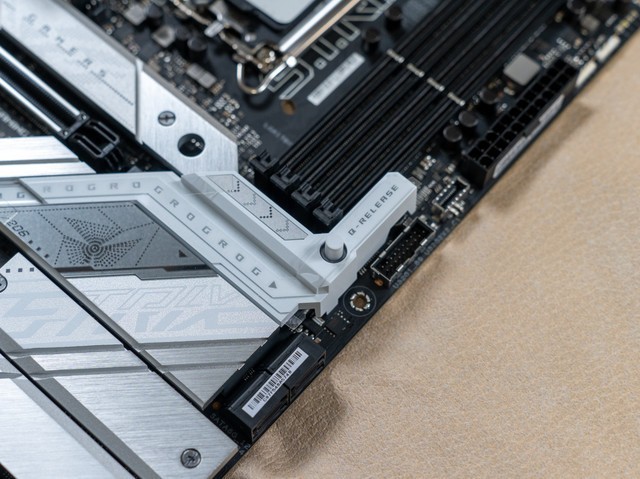 千呼万唤始出来，ROG STRIX Z790吹雪DDR5主板测评