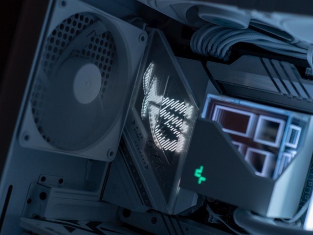 千呼万唤始出来，ROG STRIX Z790吹雪DDR5主板测评