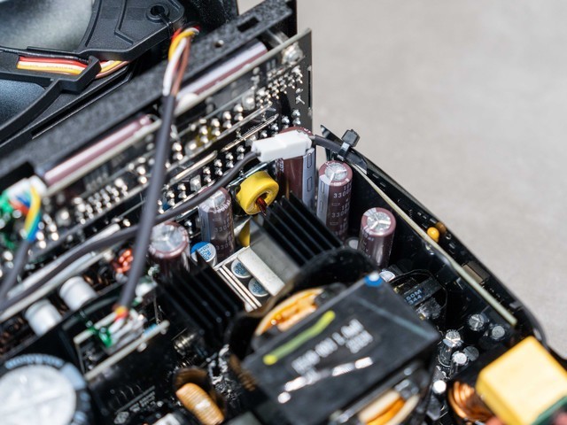 双原生16Pin接口，真毕业级电源，安耐美D.F.X 1650W拆解晒单