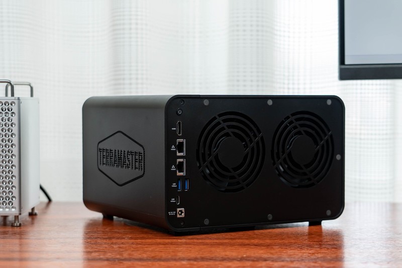 中小企业数据安全的“定海神针”，6盘位NAS铁威马F6-424 Max体验