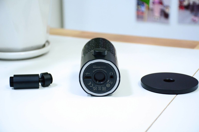 头部UP主推荐的麦克风，JBL Quantum Stream，即插即用两种拾音模式