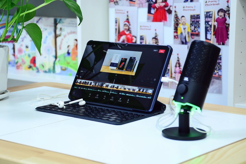 头部UP主推荐的麦克风，JBL Quantum Stream，即插即用两种拾音模式