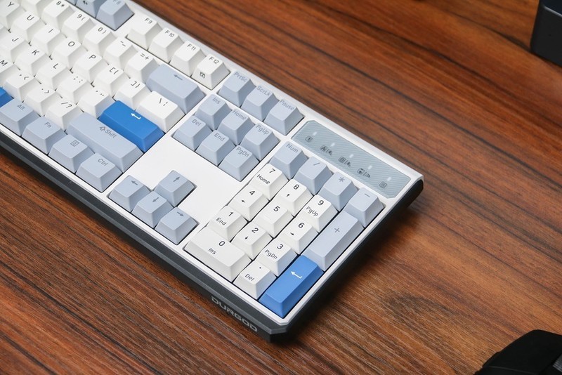 杜伽K610W：多模热插拔，续航一年，满足你对机械键盘所有需求