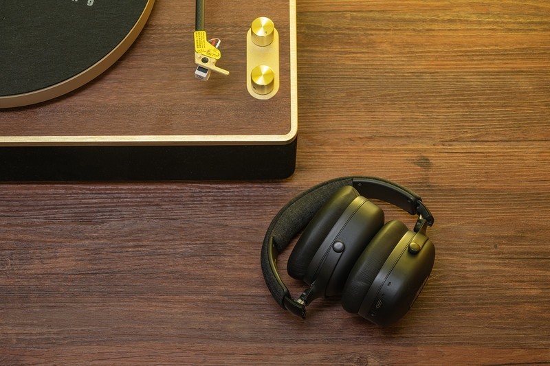 新赛道新挑战新突破，HiFi音响厂诚意之作，惠威AW-68无线耳机