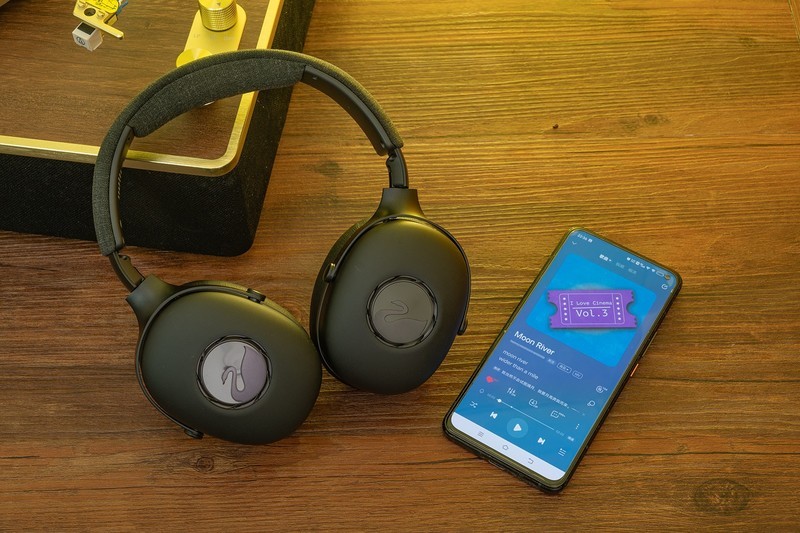 新赛道新挑战新突破，HiFi音响厂诚意之作，惠威AW-68无线耳机