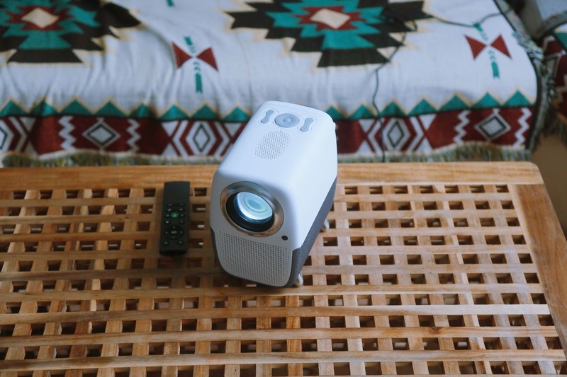 高颜值更清晰，泰捷WEBOX T1S投影仪