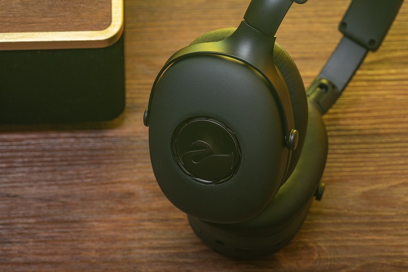 新赛道新挑战新突破，HiFi音响厂诚意之作，惠威AW-68无线耳机