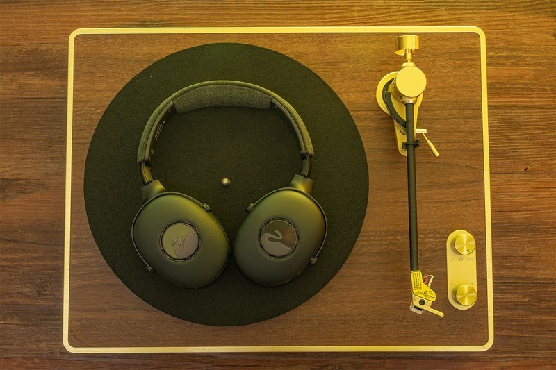 新赛道新挑战新突破，HiFi音响厂诚意之作，惠威AW-68无线耳机