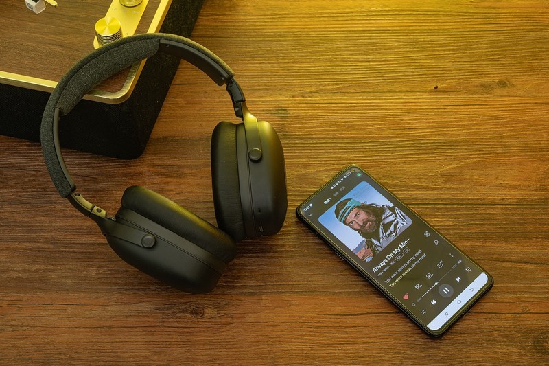 新赛道新挑战新突破，HiFi音响厂诚意之作，惠威AW-68无线耳机