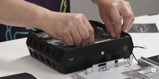 迷你主机中的战斗机 Intel NUC 12 Serpent Canyon拆解