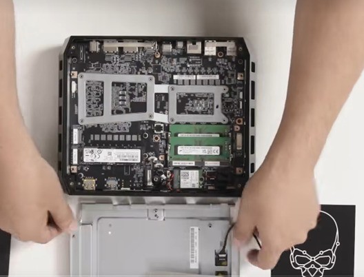 迷你主机中的战斗机 Intel NUC 12 Serpent Canyon拆解